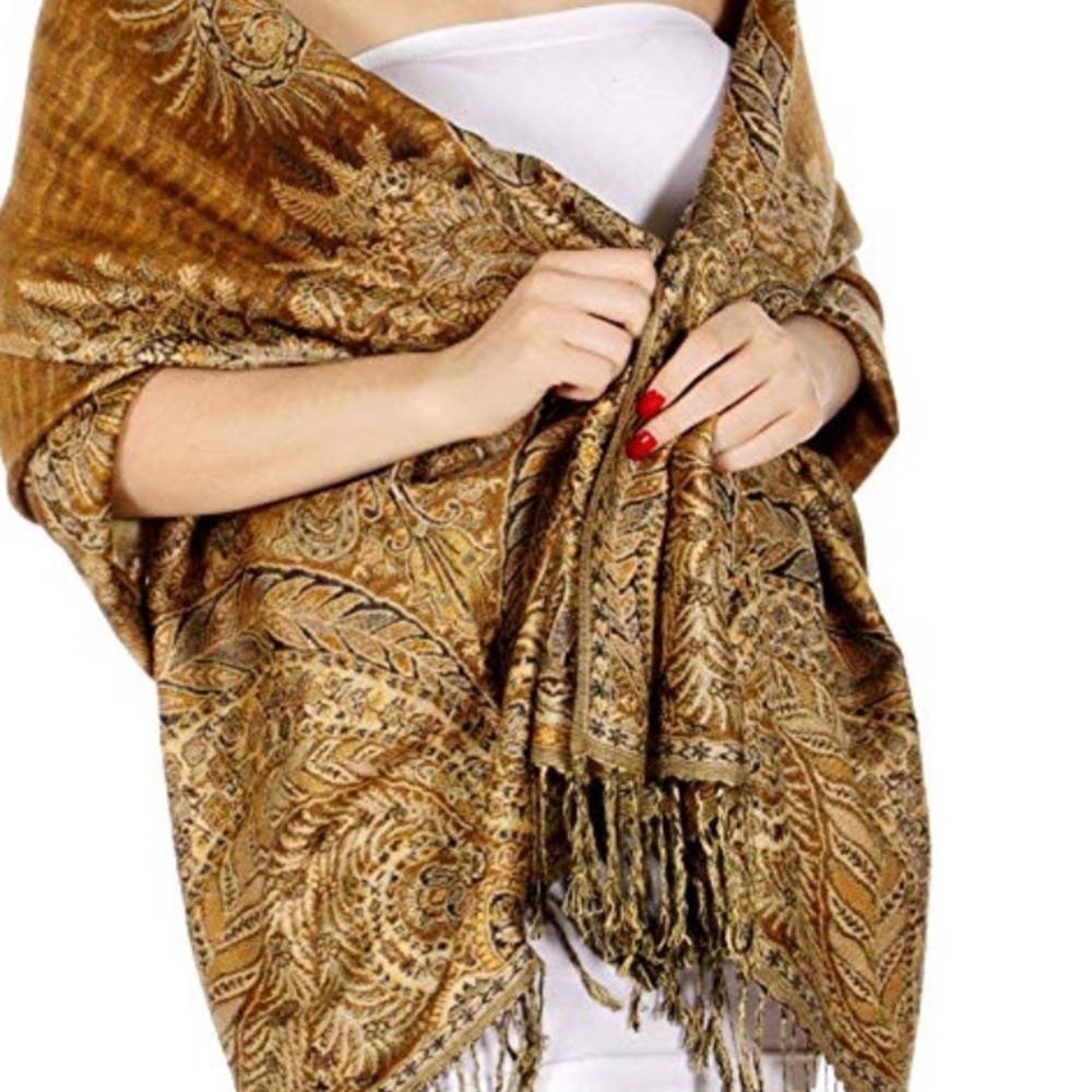NWOT ONE LEFT RUST BROWN PASHMINA / SCARF